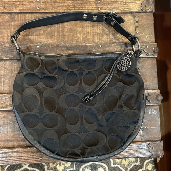 COACH BLACK SIGNATURE SATEEN ALI HOBO BO969-13642 SHOULDER BAG HANDBAG PURSE - Picture 1 of 10
